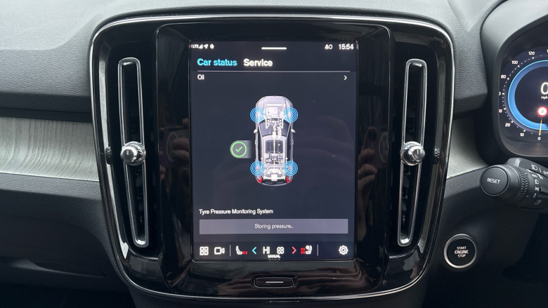 Volvo XC40 2.0 B4P Ultra Dark 5dr Auto Petrol Estate